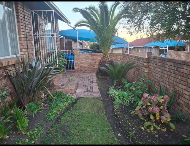 3 BEDROOM TOWNHOUSE FOR SALE IN NORKEM PARK